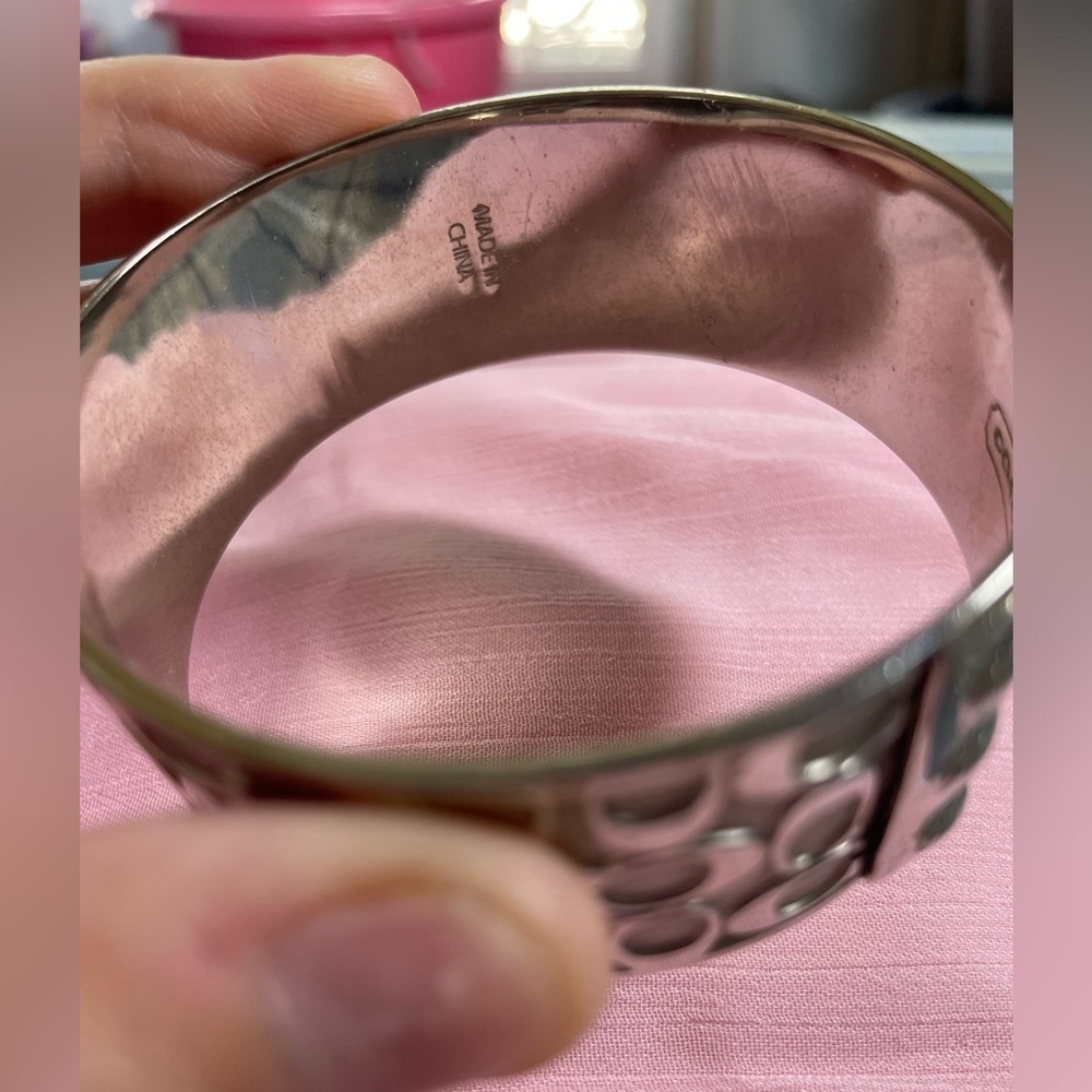 COACH Silver Enamel Signature C Chunky Bangle Bracelet Y2K - Picture 3 of 6